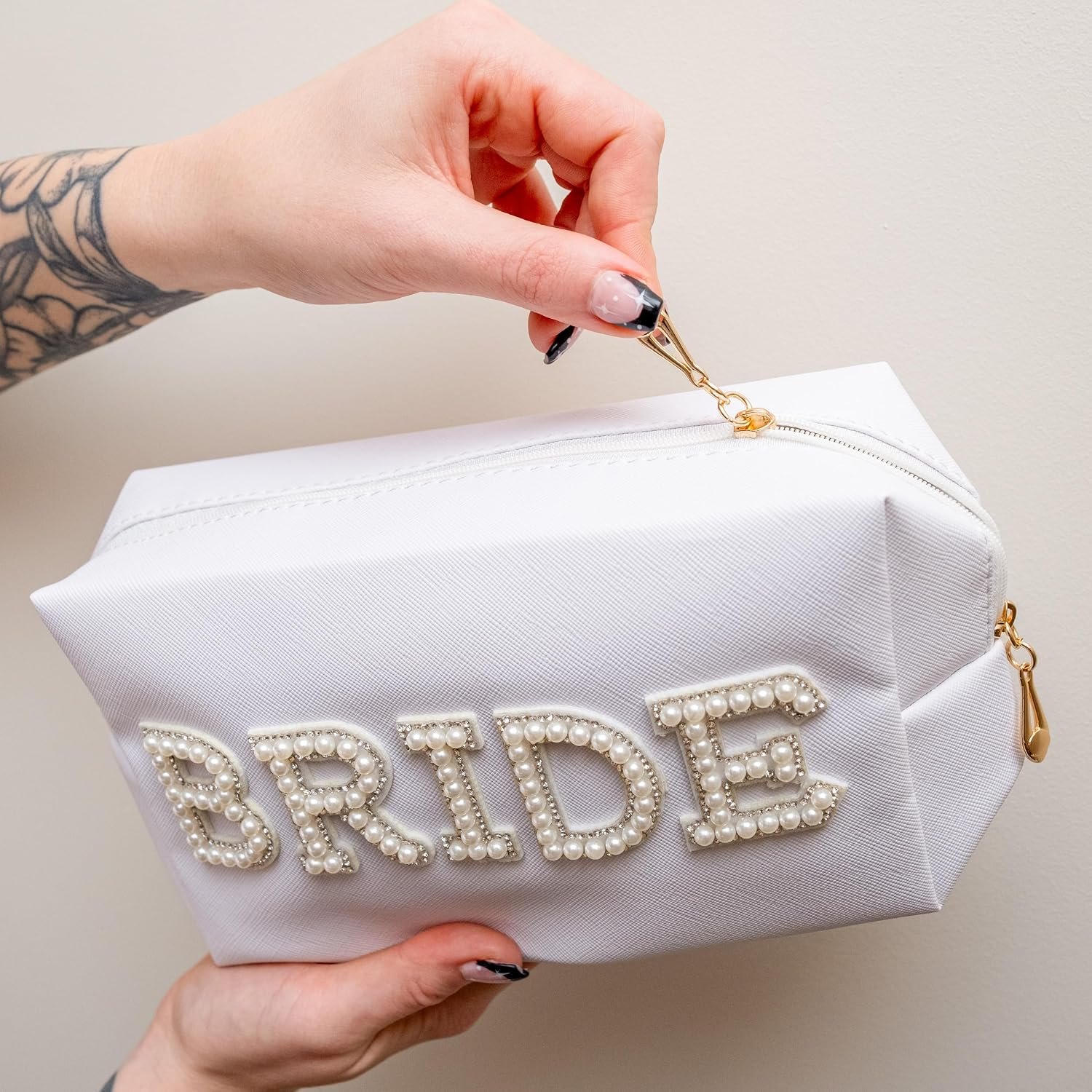 Neceser Bride para regalo de despedida de soltera.