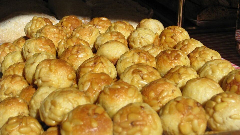 Panellets de Morella durante una despedida de soltera en Castellón