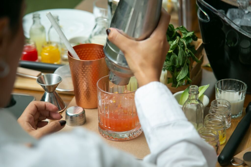 Taller de coctelería para despedidas en Castellón